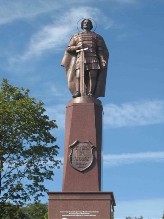Памятник небесному покровителю города Александру Невскому

